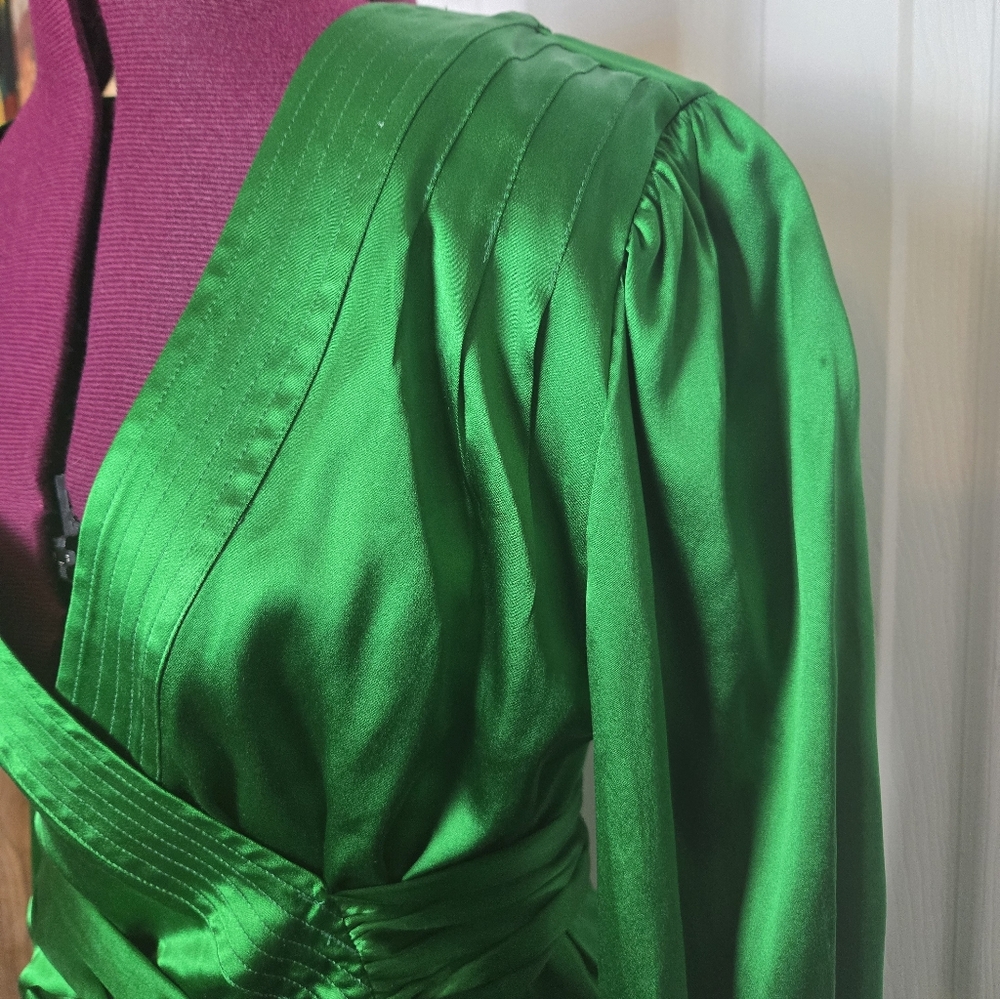 Diane Von Furstenberg Ariana Emerald Green Silk Blend Wrap Blouse Size 4 - Picture 5 of 13